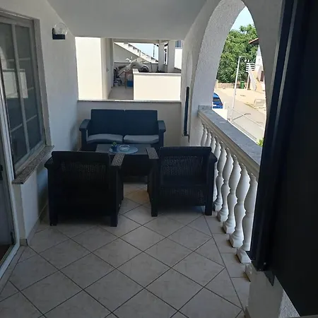 Tadic B&d Apartamento *