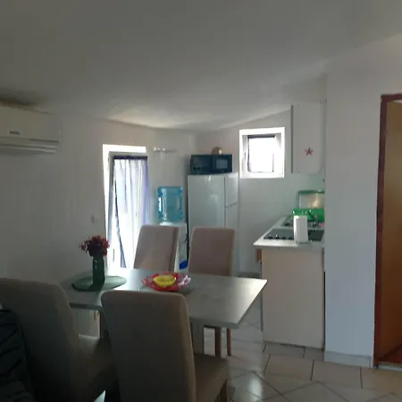 Tadic B&d Apartamento *